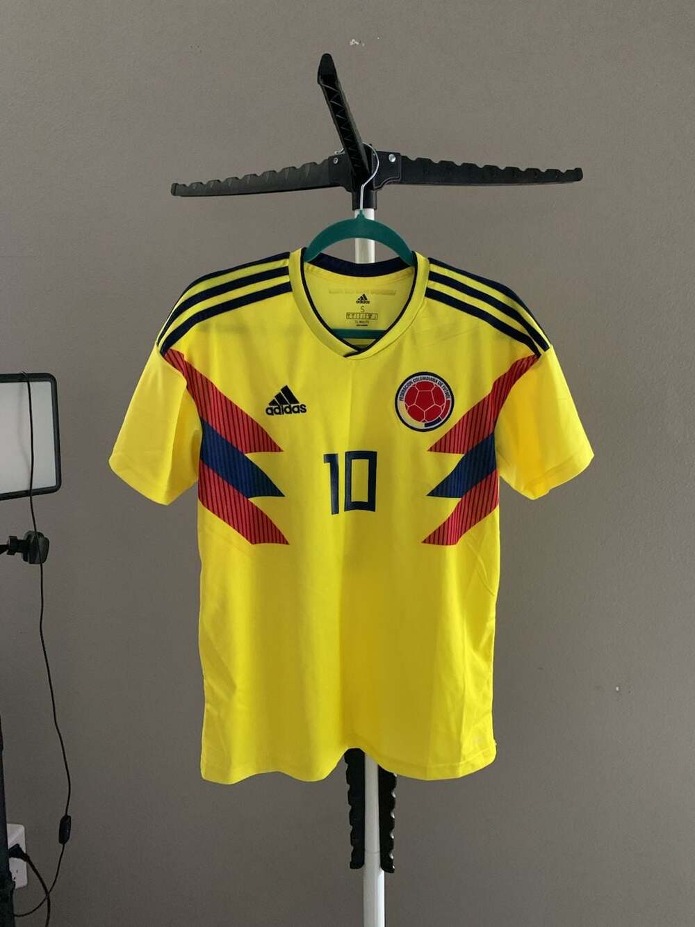 Adidas Colombia 2018-2019 Home Soccer Jersey #10 Size S